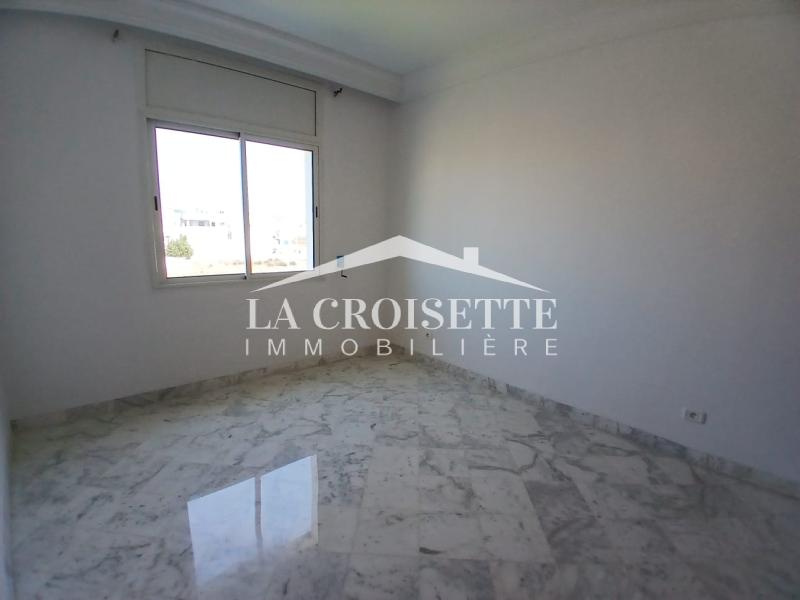 Appartement S+3 avec chambre de service à La Marsa